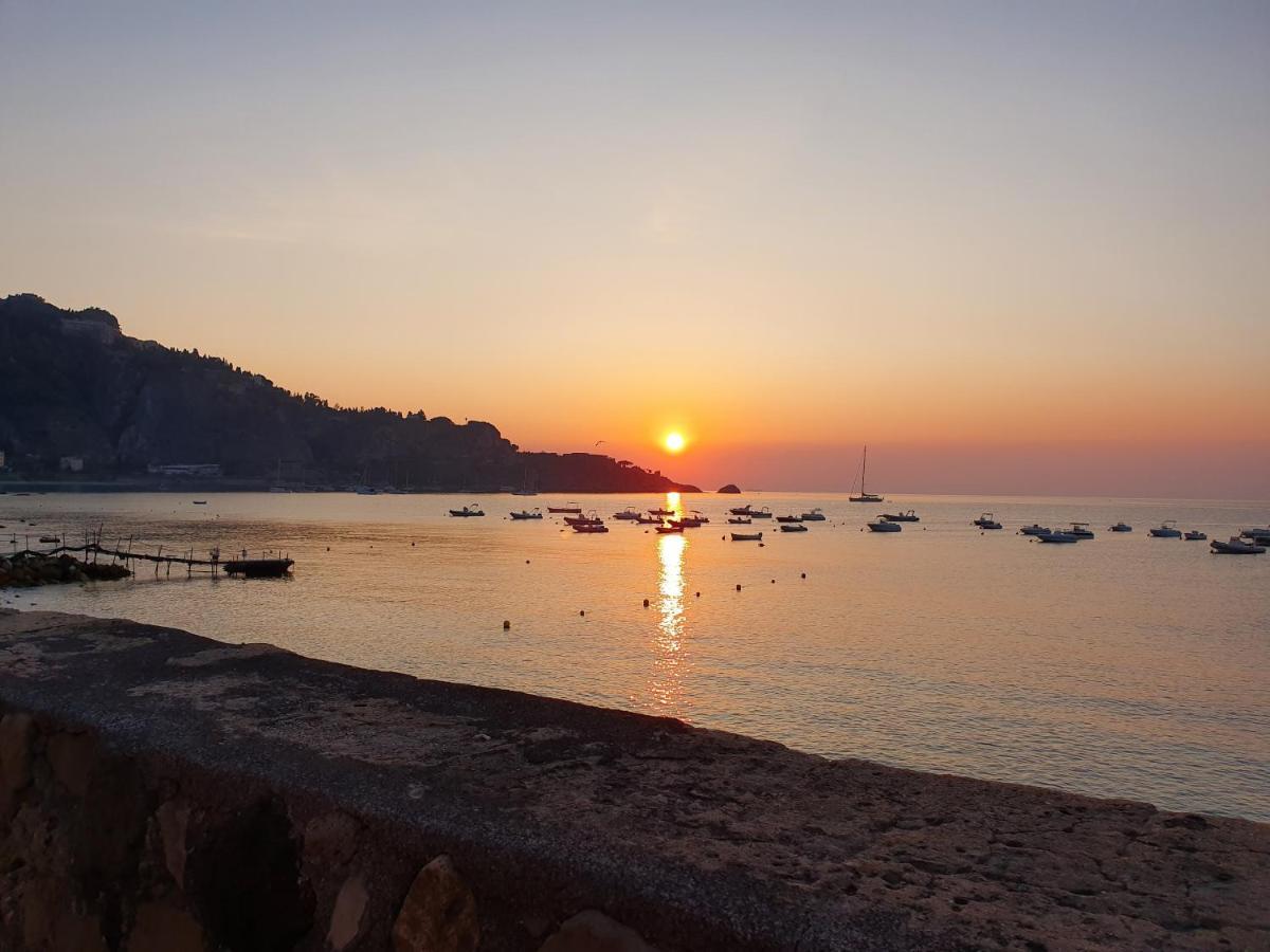 Tony & Doris Home Giardini Naxos Exterior photo